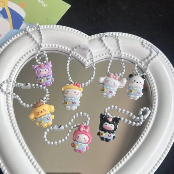Jewelry - 7 Piece Resin Keychain Set